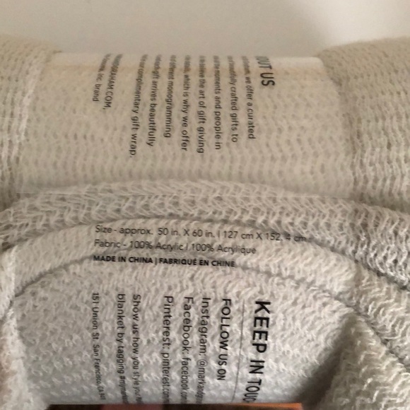 Grey Knit Blanket - Picture 2 of 2